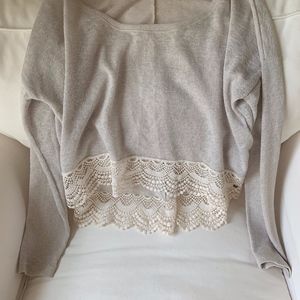EUC Abercrombie & Fitch High Low Lace Top